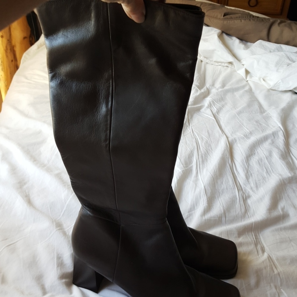 Under knee square toed boot BROWN 9M